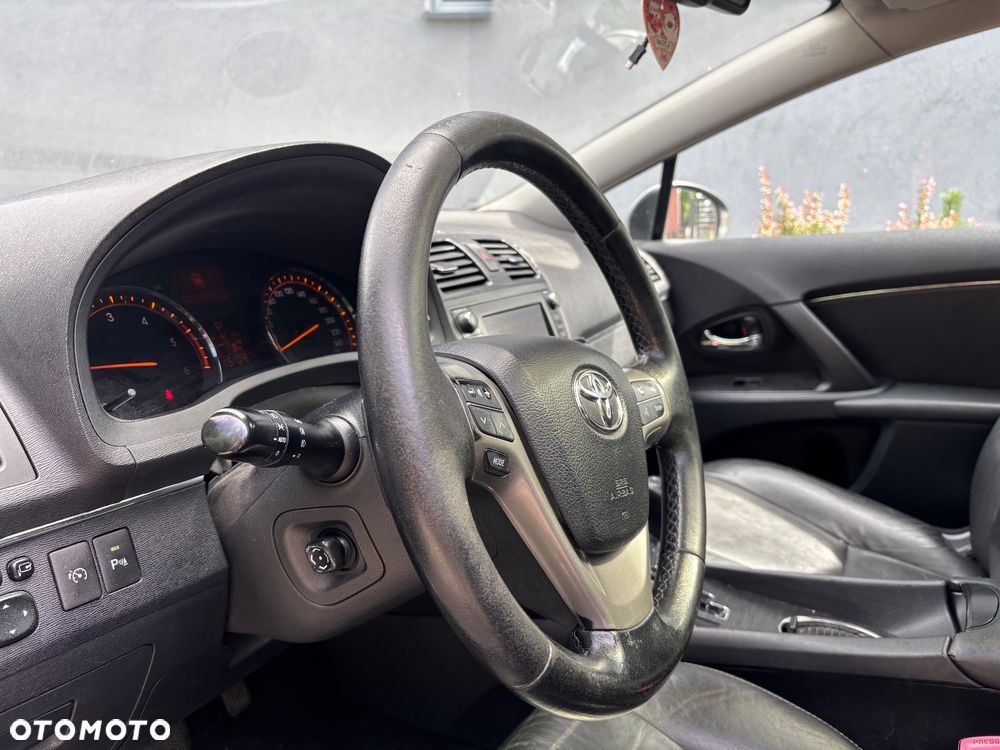 Toyota Avensis 2.2 D-4D Premium - 13