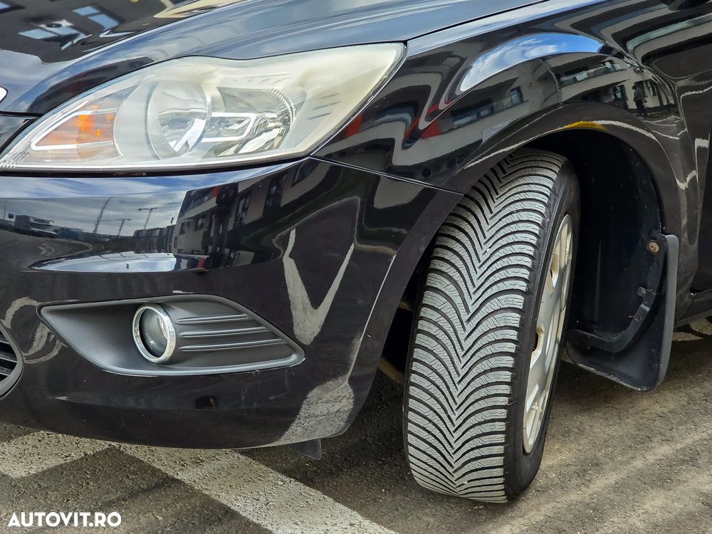 Ford Focus 1.4i Ambiente - 6