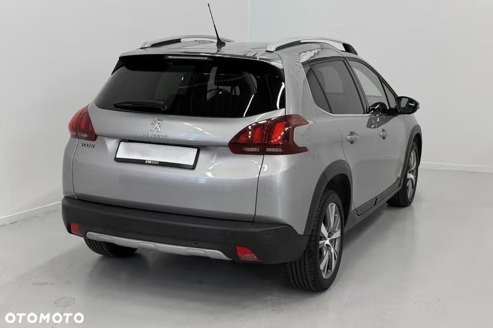 Peugeot 2008 1.2 Pure Tech Allure S&S EAT6 - 4