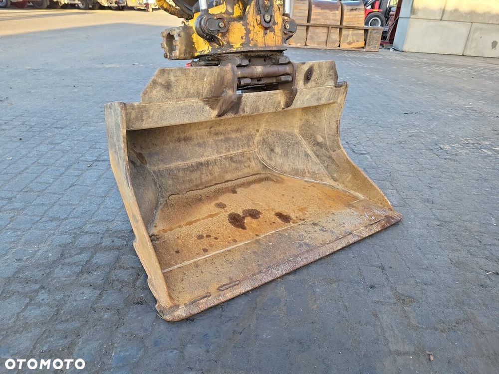 Hitachi ZX85 USB LC-3 - 18