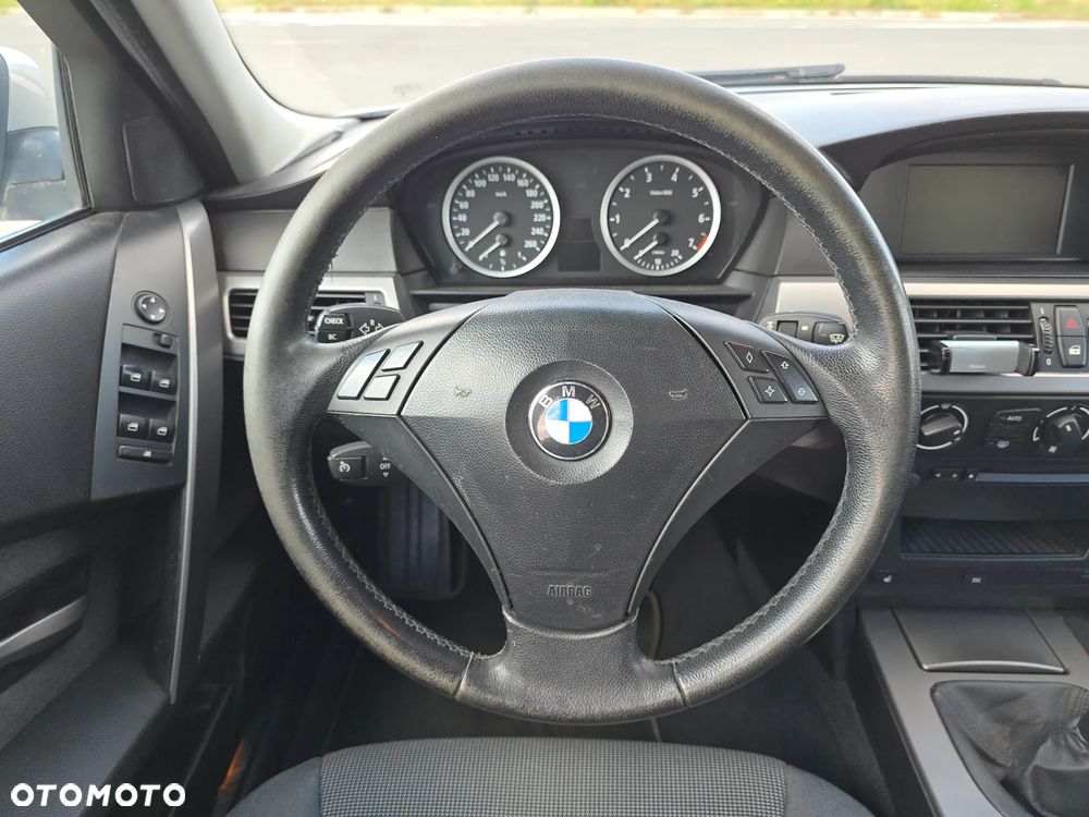 BMW Seria 5 525i - 9