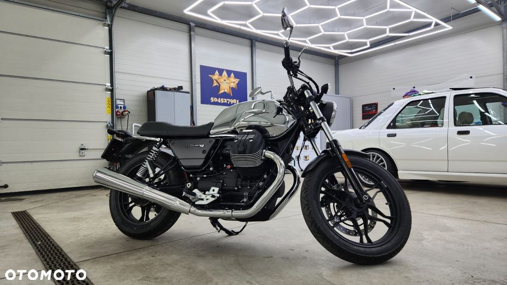 Moto Guzzi V7 - 8