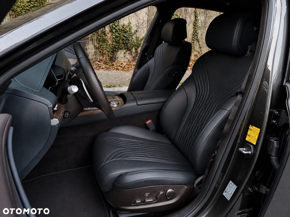 Genesis G80 - 8