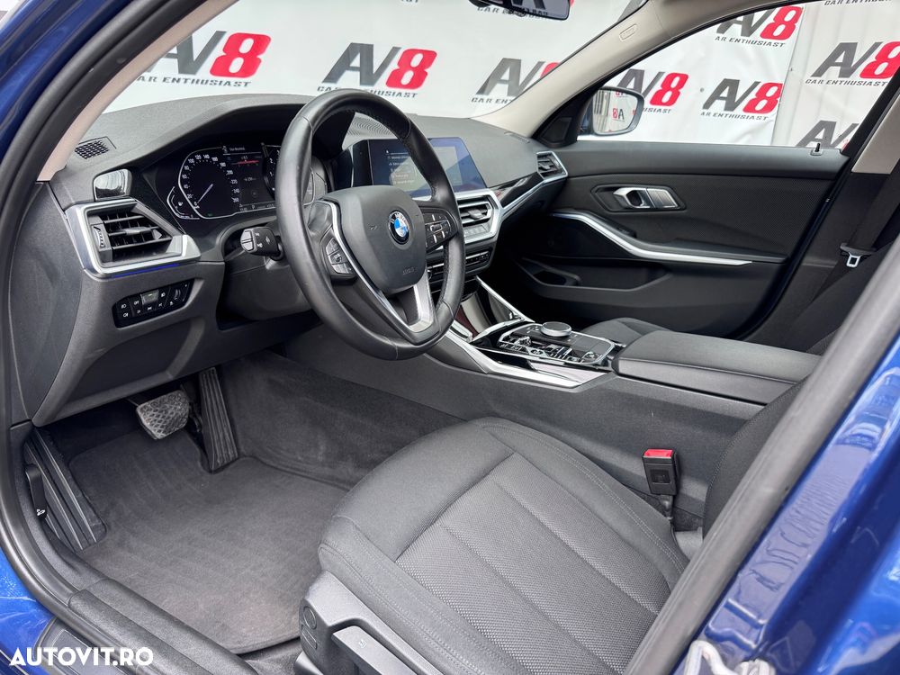 BMW Seria 3 320i AT - 23
