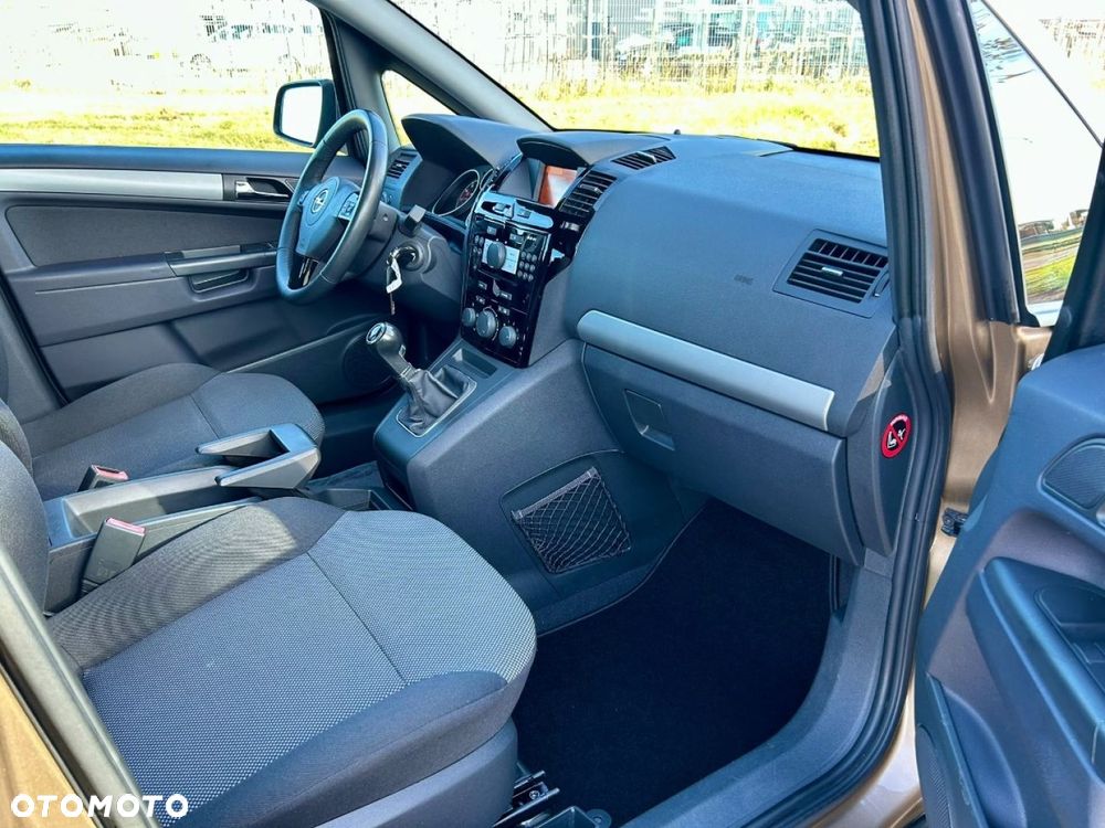 Opel Zafira - 9