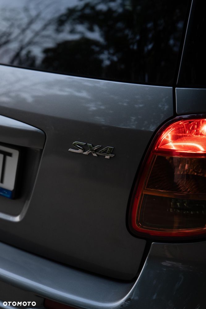 Suzuki SX4 1.6 GS / Premium - 8