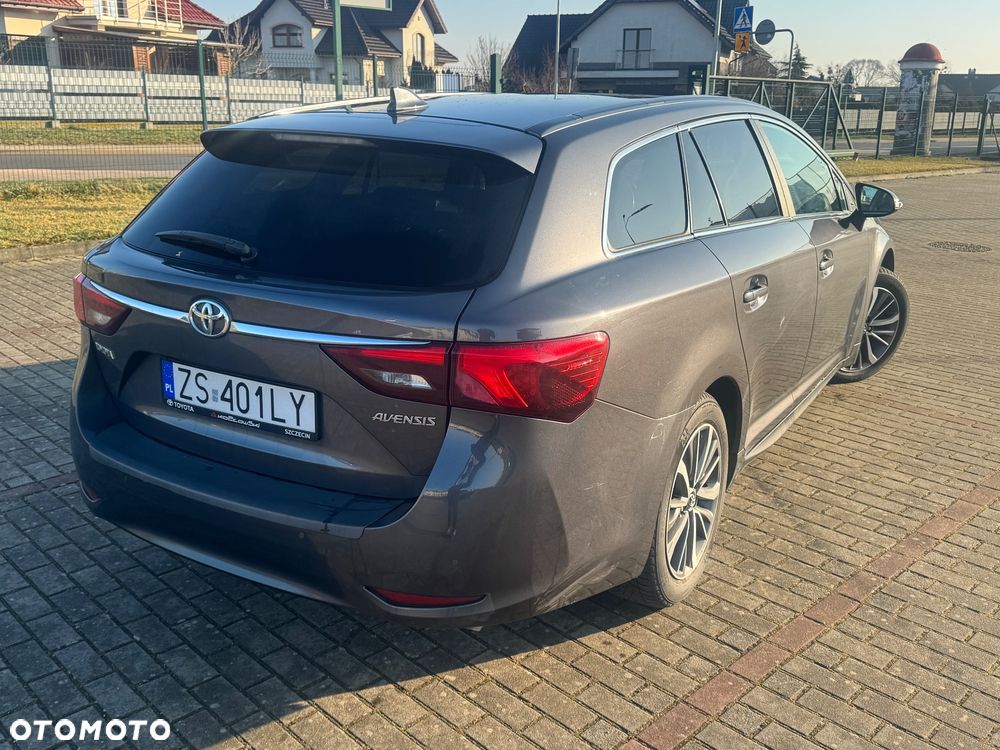 Toyota Avensis 2.0 D-4D Premium - 3