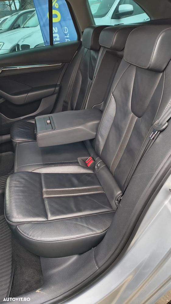 Skoda Octavia Combi Diesel 2.0 TDI DSG Ambition - 10