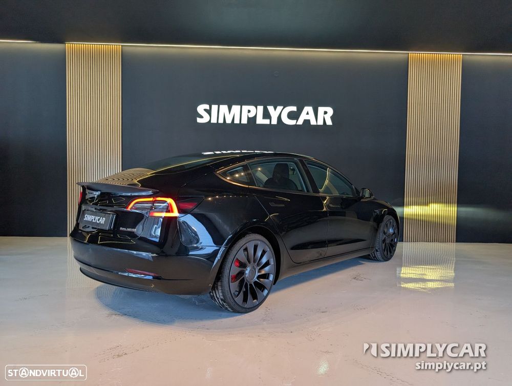 Tesla Model 3 - 4