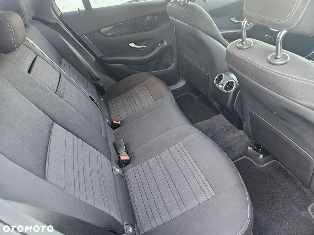 Mercedes-Benz GLC 300 e 4-Matic - 21
