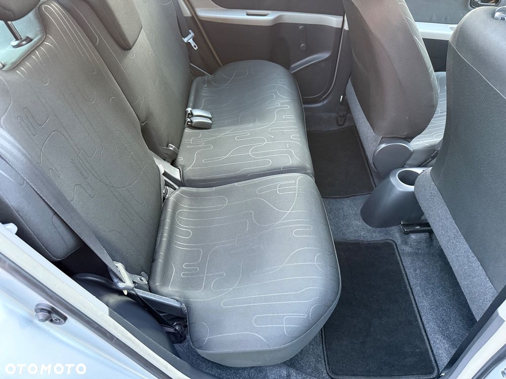 Toyota Yaris 1.33 2010 - 19