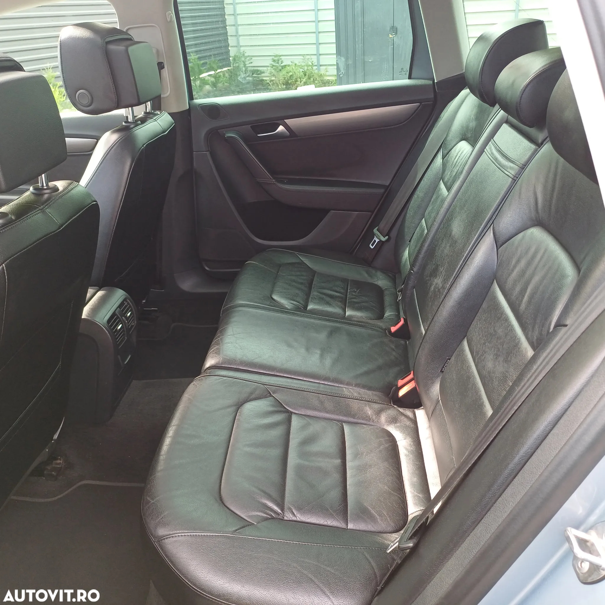 Volkswagen Passat Variant 2.0 TDI BlueMotion Technology R-Line - 11