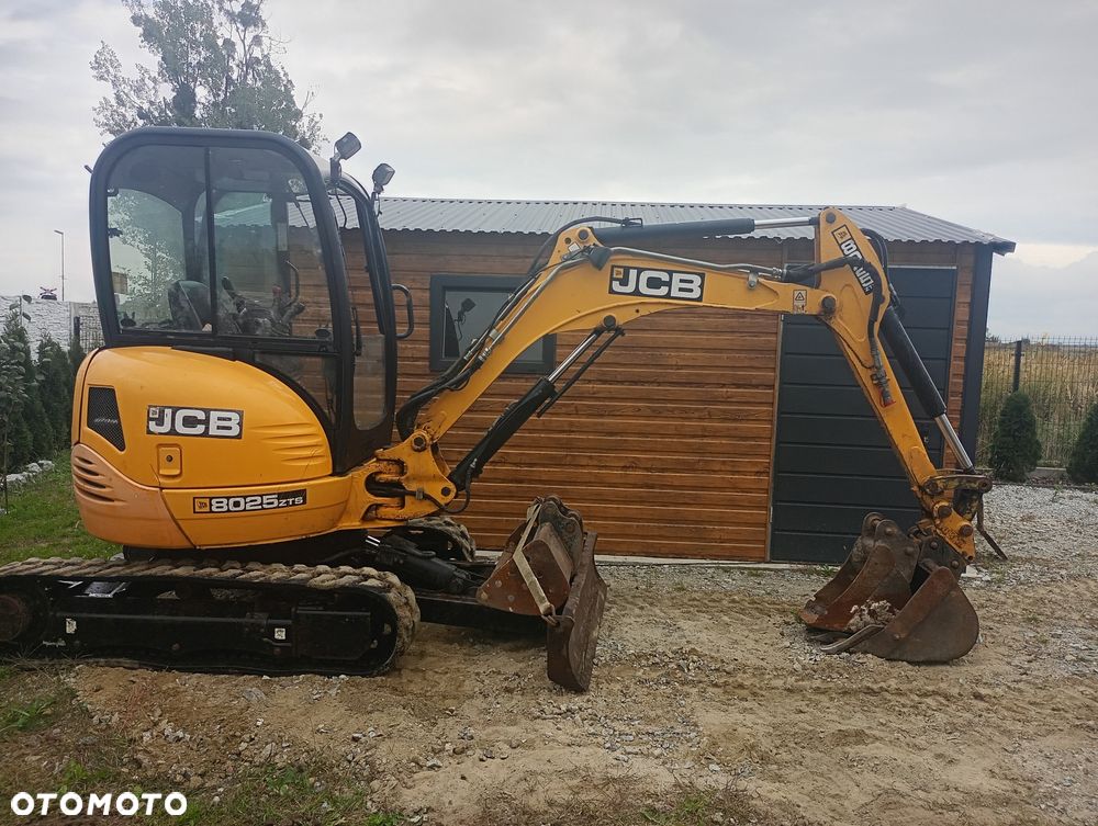 JCB 8025 - 2