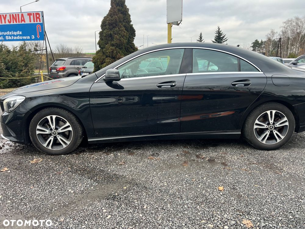 Mercedes-Benz CLA 200 7G-DCT UrbanStyle Edition - 5