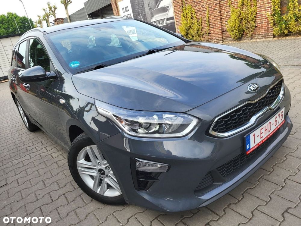 Kia Ceed - 31