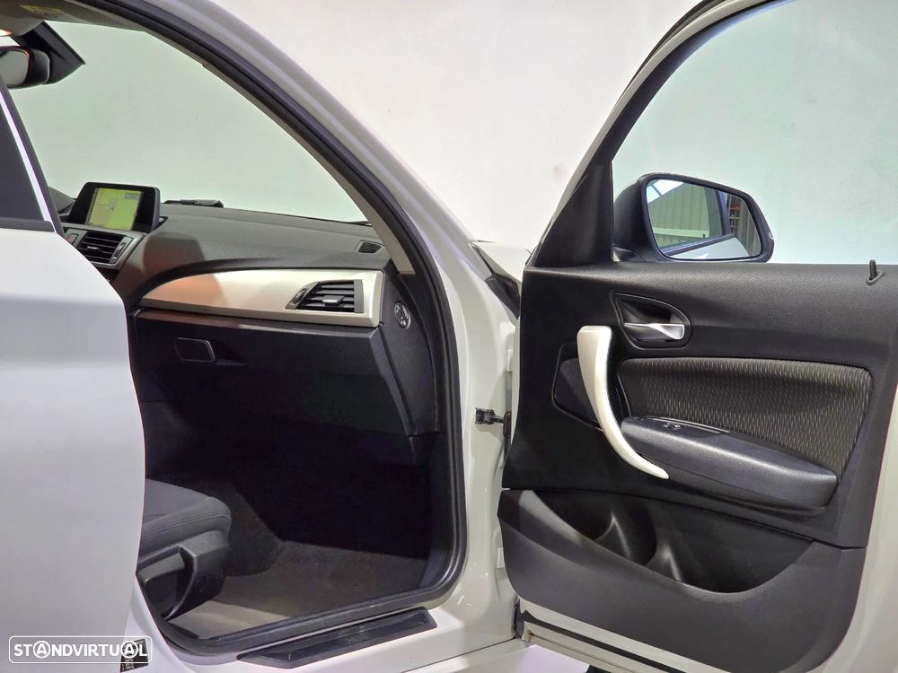 BMW 116 d Pack M - 37