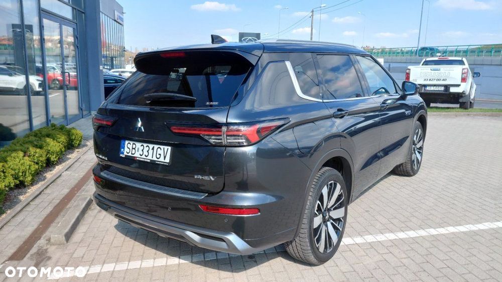 Mitsubishi Outlander - 4