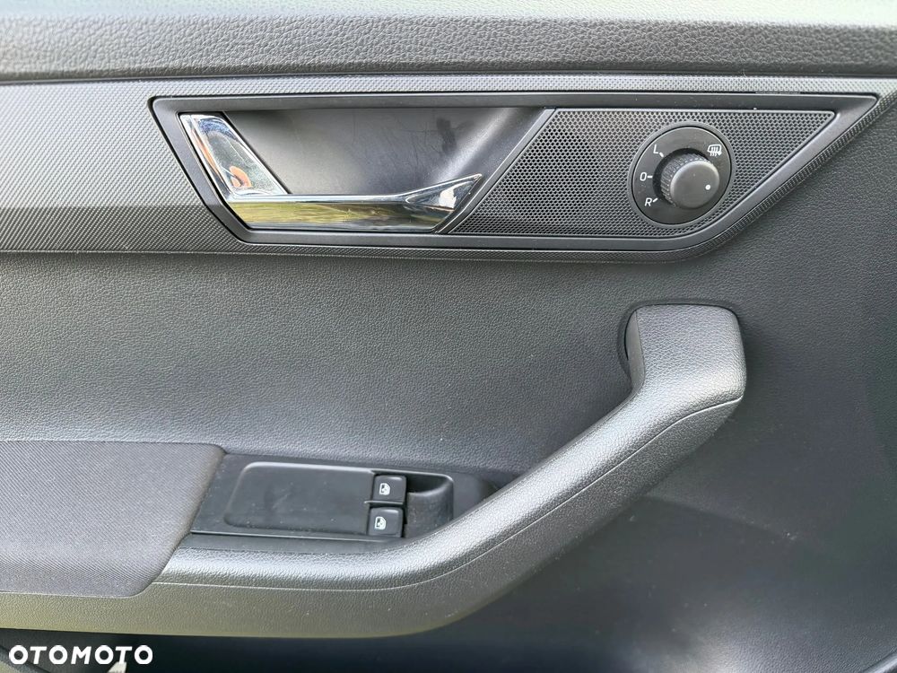 Skoda Fabia 1.0 TSI Style Color - 22