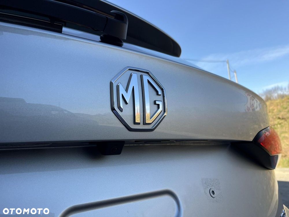 MG ZS Hybrid+ - 22
