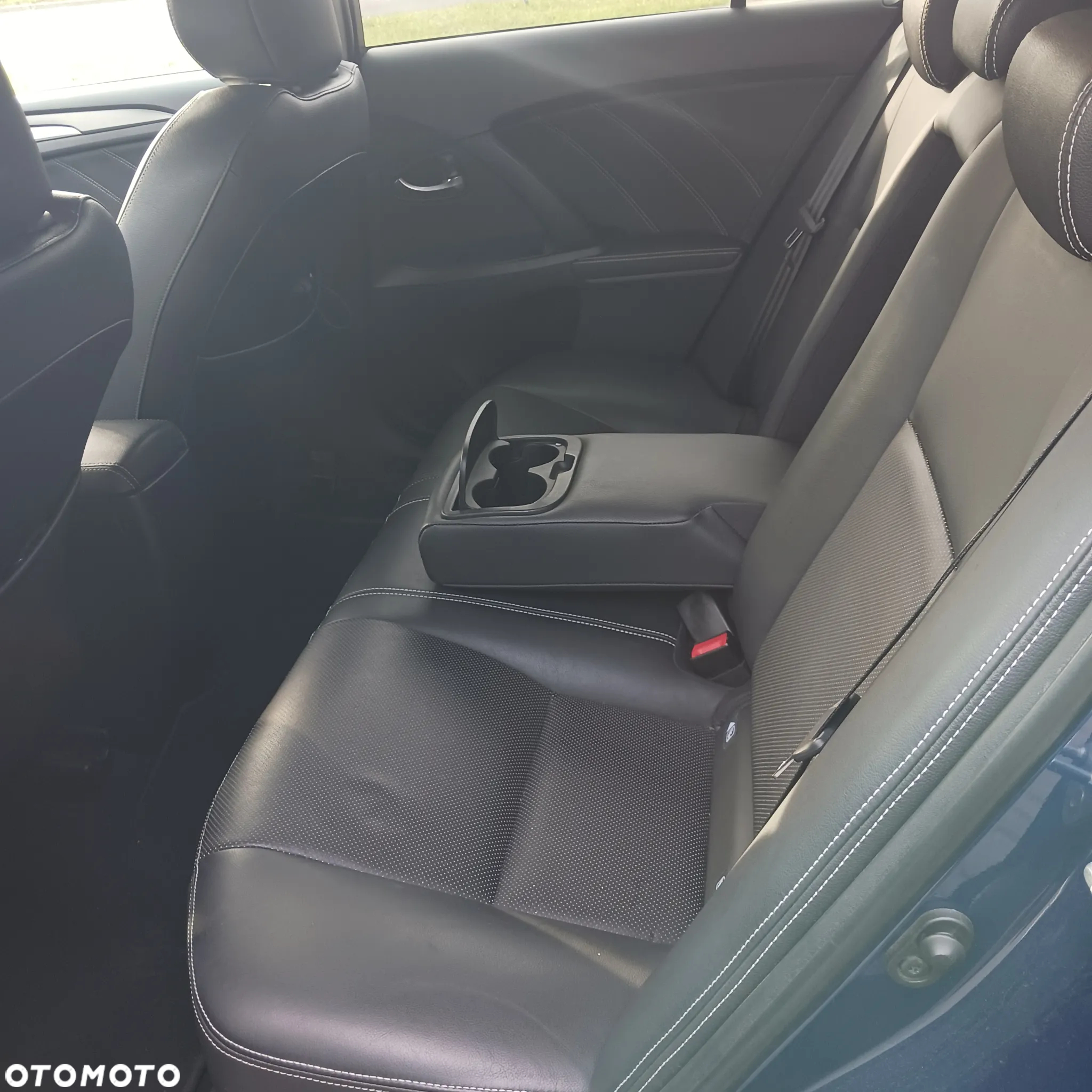 Toyota Avensis 1.8 Premium MS - 11