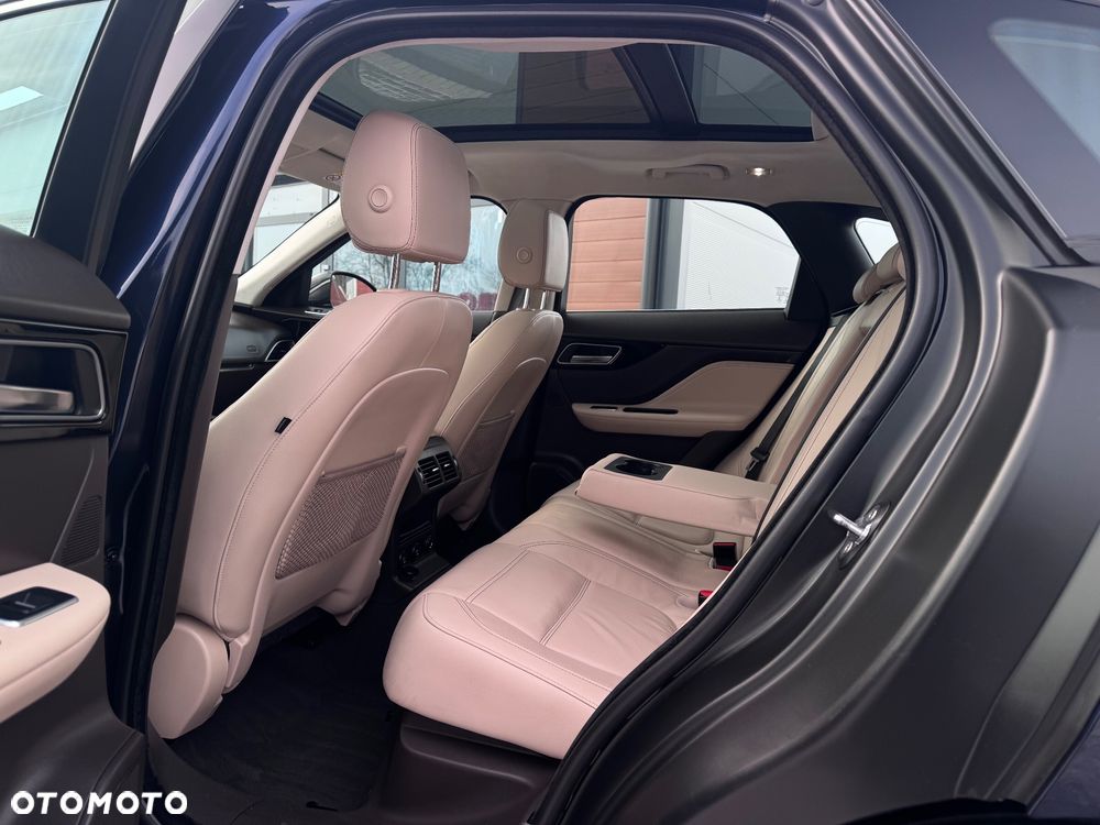 Jaguar F-Pace 25t AWD Prestige - 33