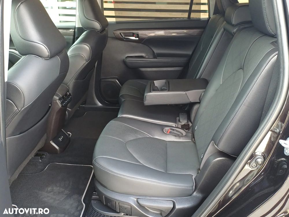 Toyota Highlander 2.5 L Dynamic Force 248CP Luxury Metallic - 10