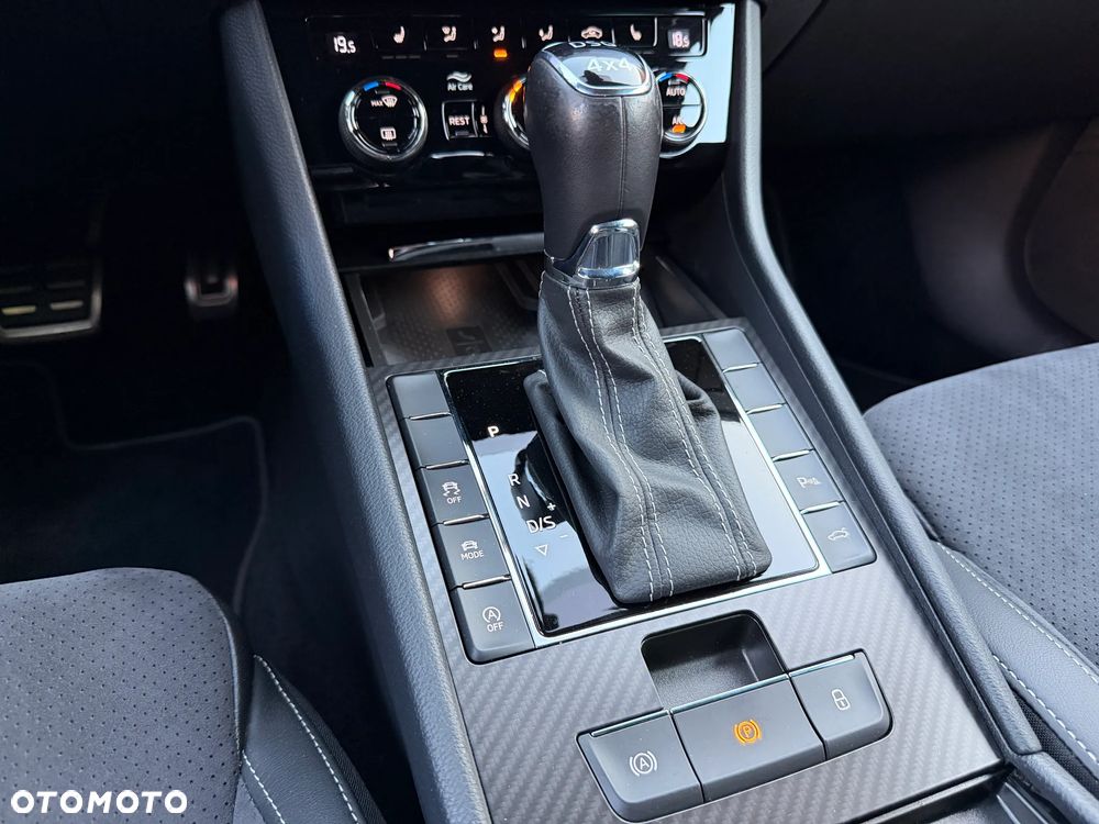 Skoda Superb 2.0 TDI SCR 4x4 Sportline DSG - 15