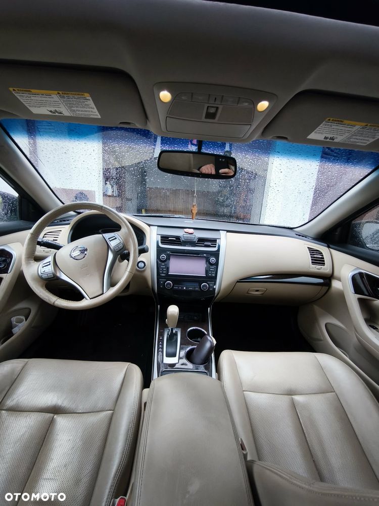 Nissan Altima - 14