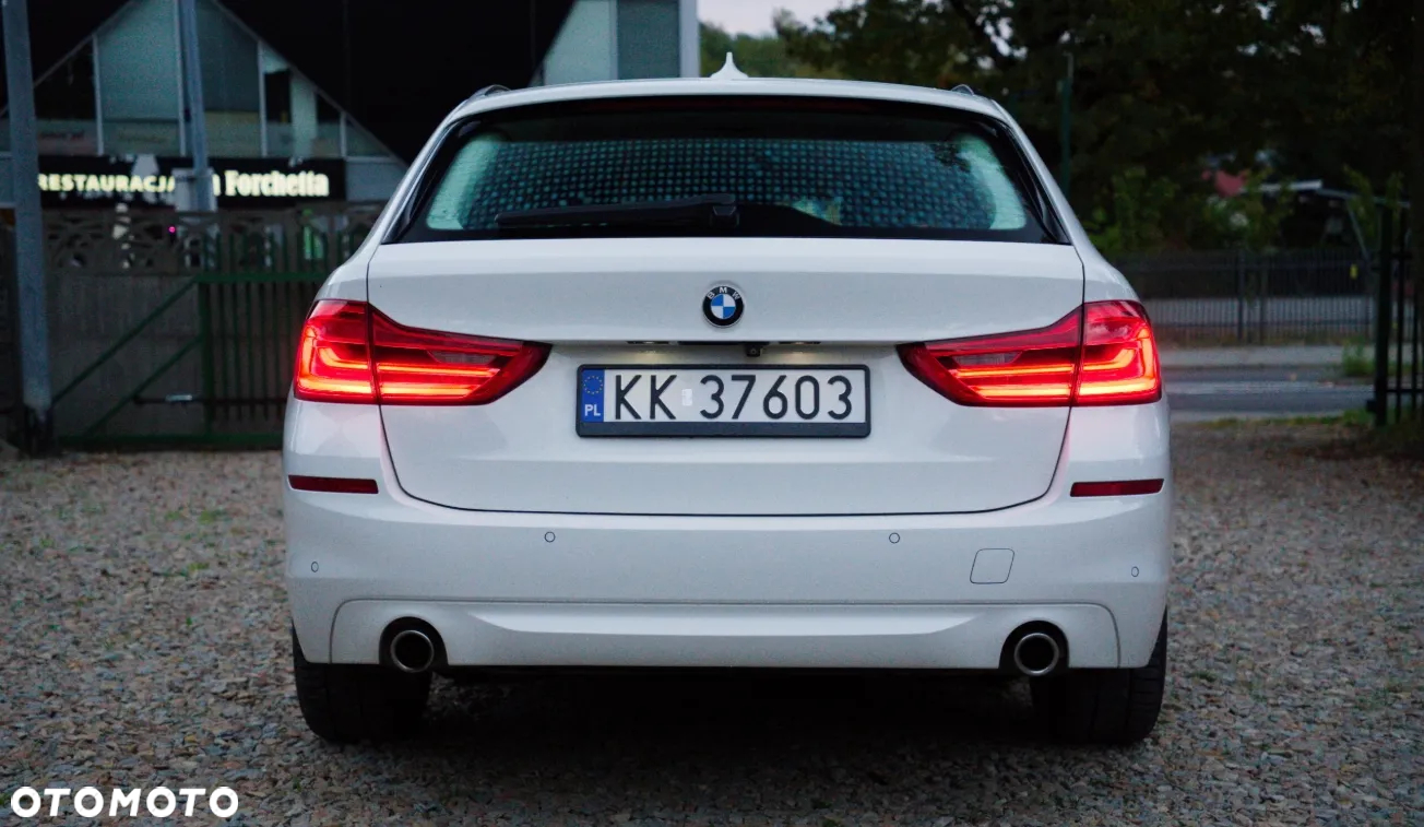 BMW Seria 5 520i - 5