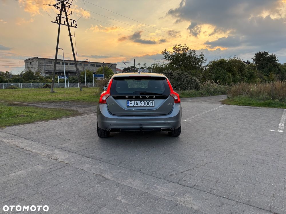 Volvo V60 D4 Momentum - 10