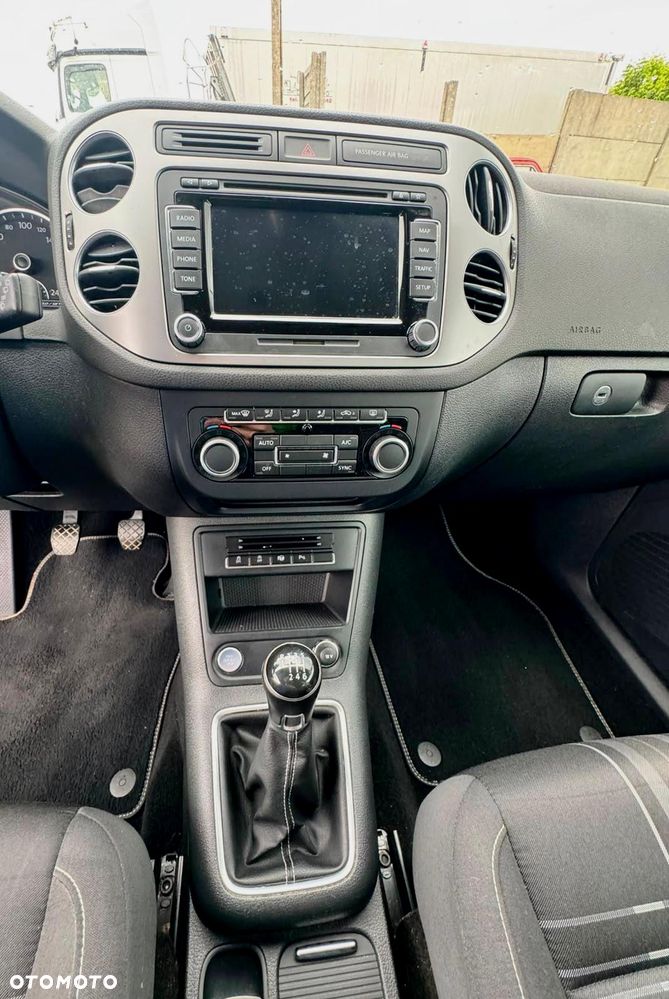 Volkswagen Tiguan 2.0 TDI SCR BlueMotion Technology Lounge Sport & Style - 5