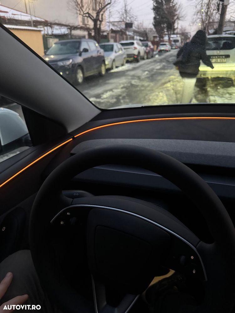 Tesla Model Y RWD - 7