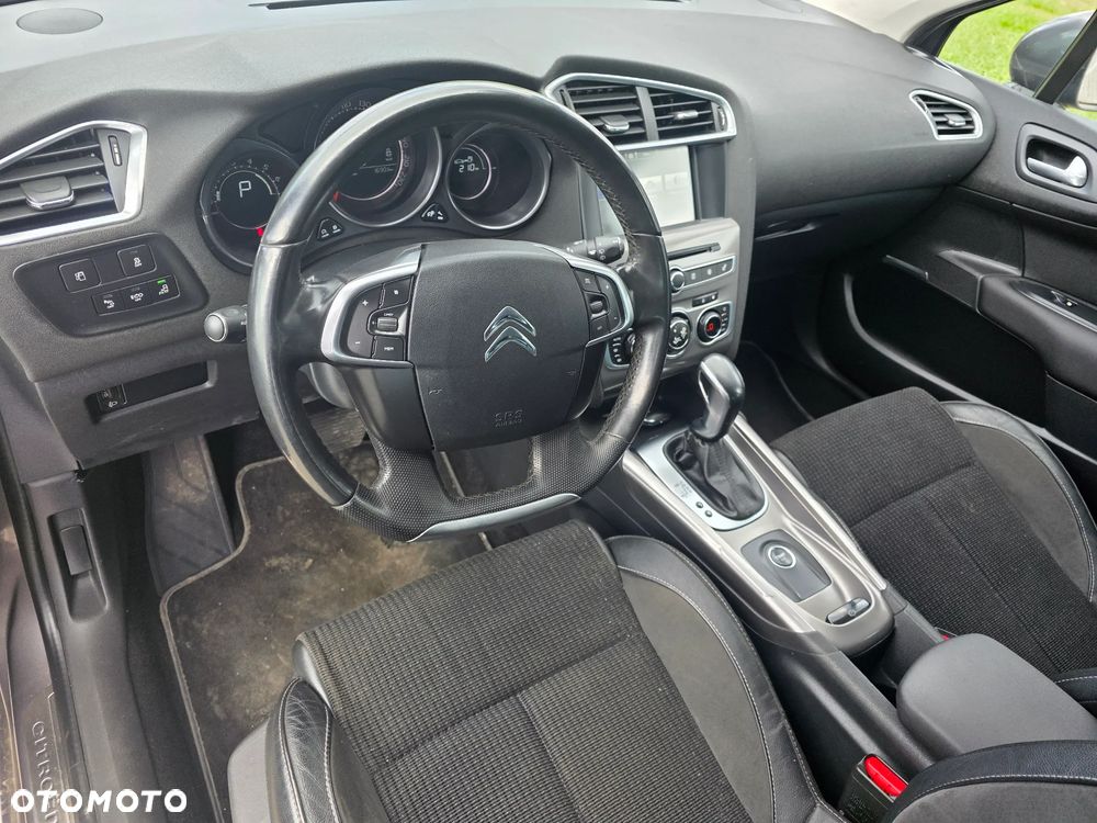 Citroën C4 e-HDi 115 ETG6 Exclusive - 8
