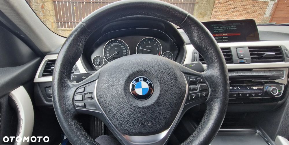 BMW Seria 3 318d xDrive - 13