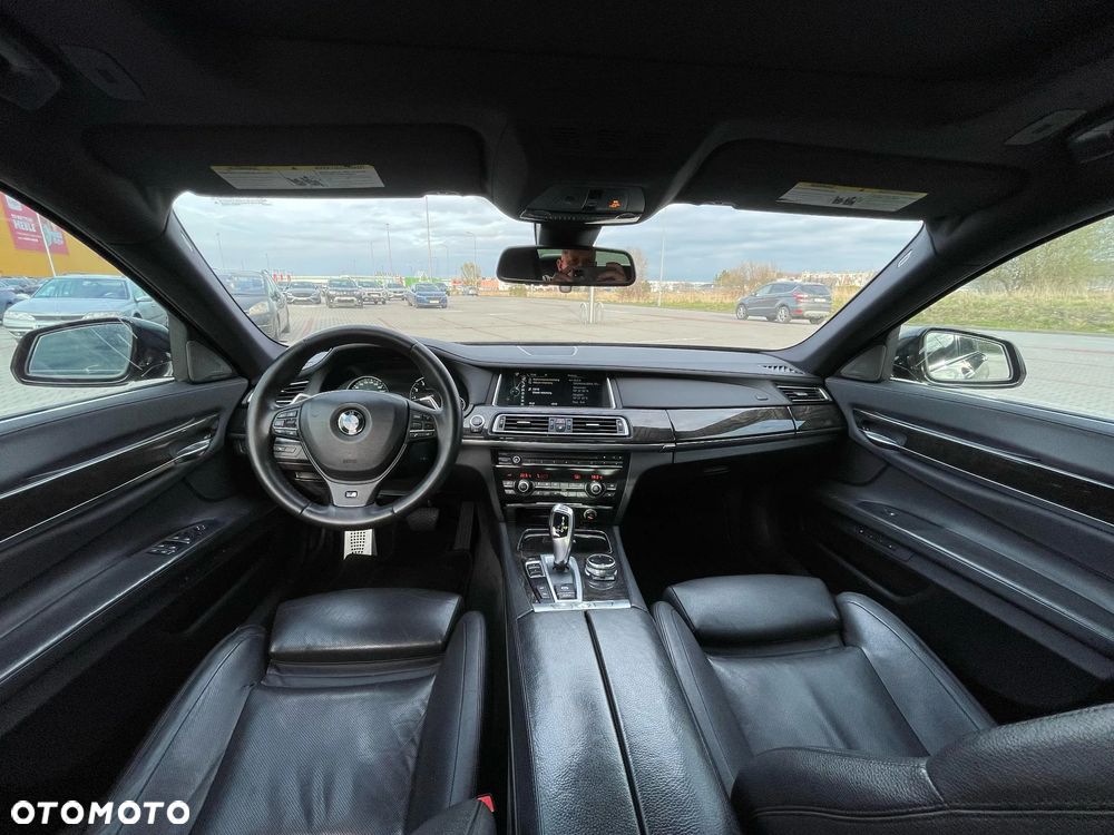 BMW Seria 7 740Li - 17