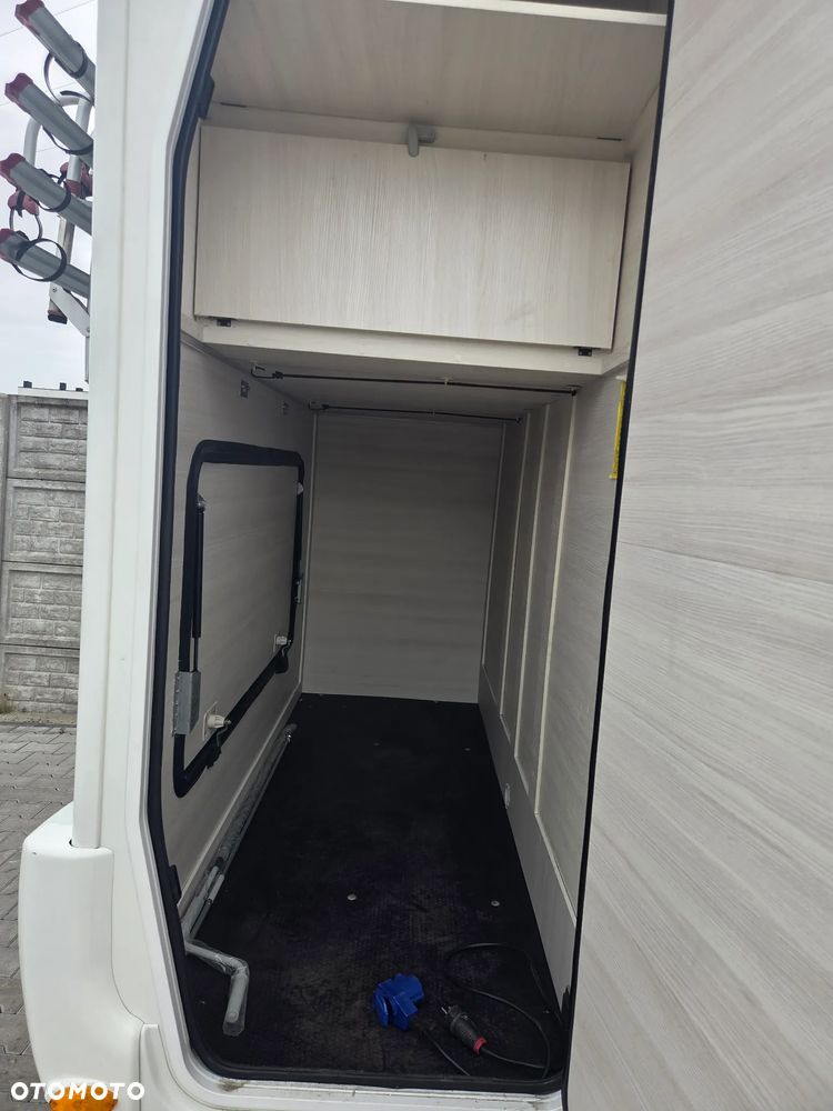 Ford CHAUSSON 716 - 32