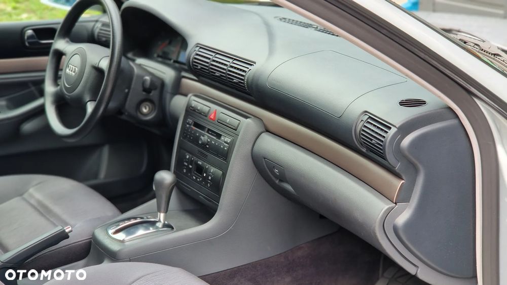 Audi A4 Limousine - 18