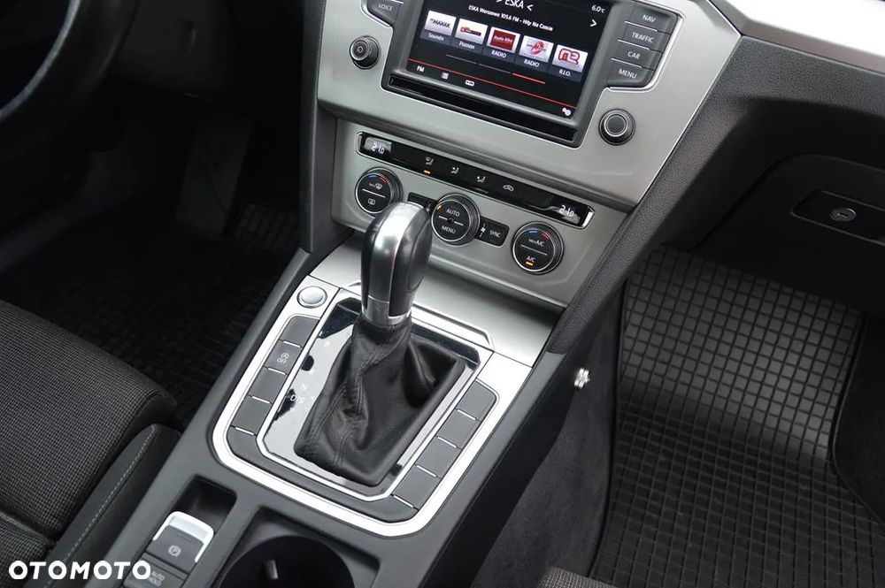Volkswagen Passat 2.0 TDI BMT Highline DSG - 19