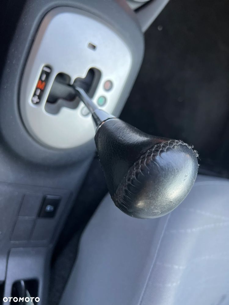 Toyota Yaris 1.3 Sol - 12