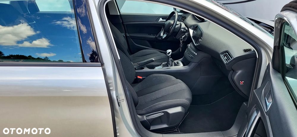 Peugeot 308 SW BlueHDi 120 Stop & Start Business-Line - 17