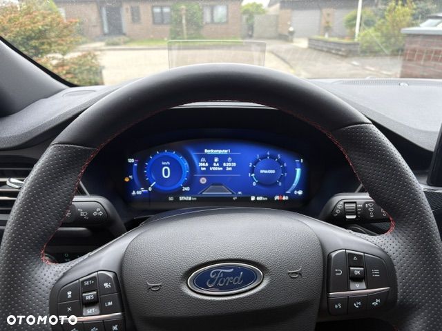 Ford Kuga 1.5 EcoBoost ST-LINE X - 12