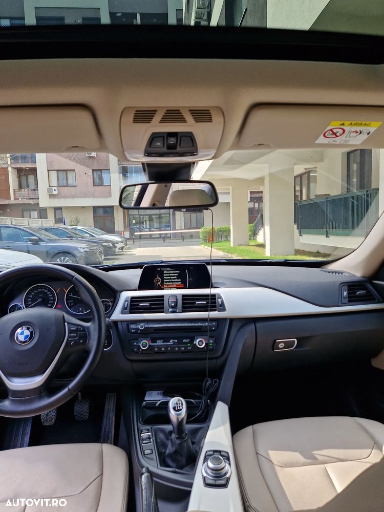 BMW Seria 3 320d xDrive - 13
