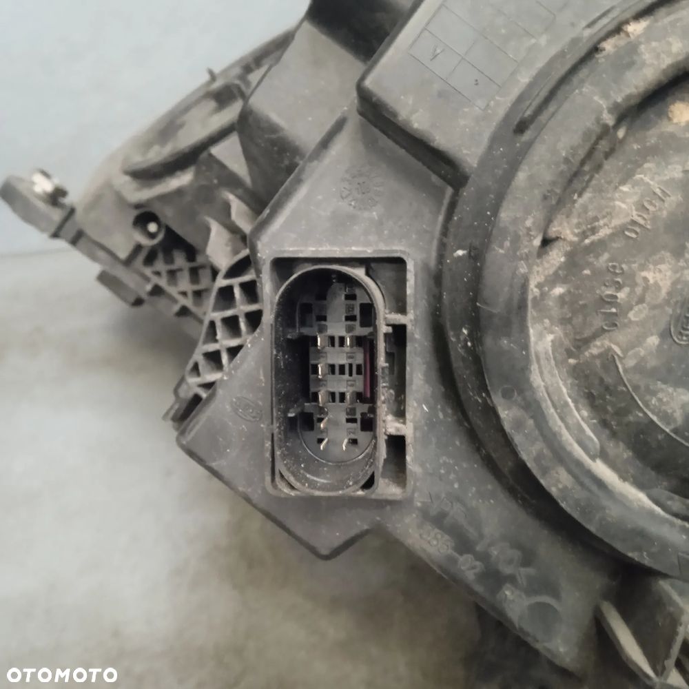 Lampa przednia prawa W447 - 5