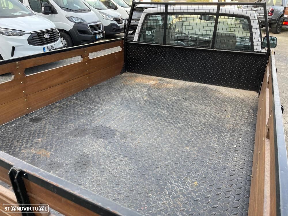 Nissan Pick-Up D22 2.5 D (83CV) - 6