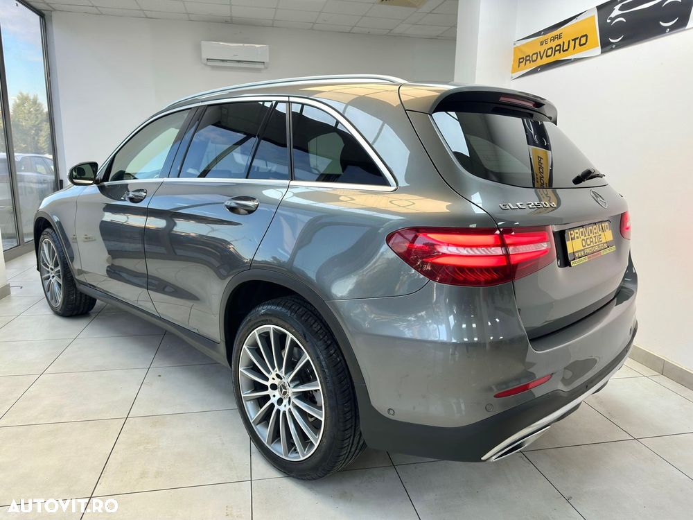 Mercedes-Benz GLC 250 d 4Matic 9G-TRONIC AMG Line - 3