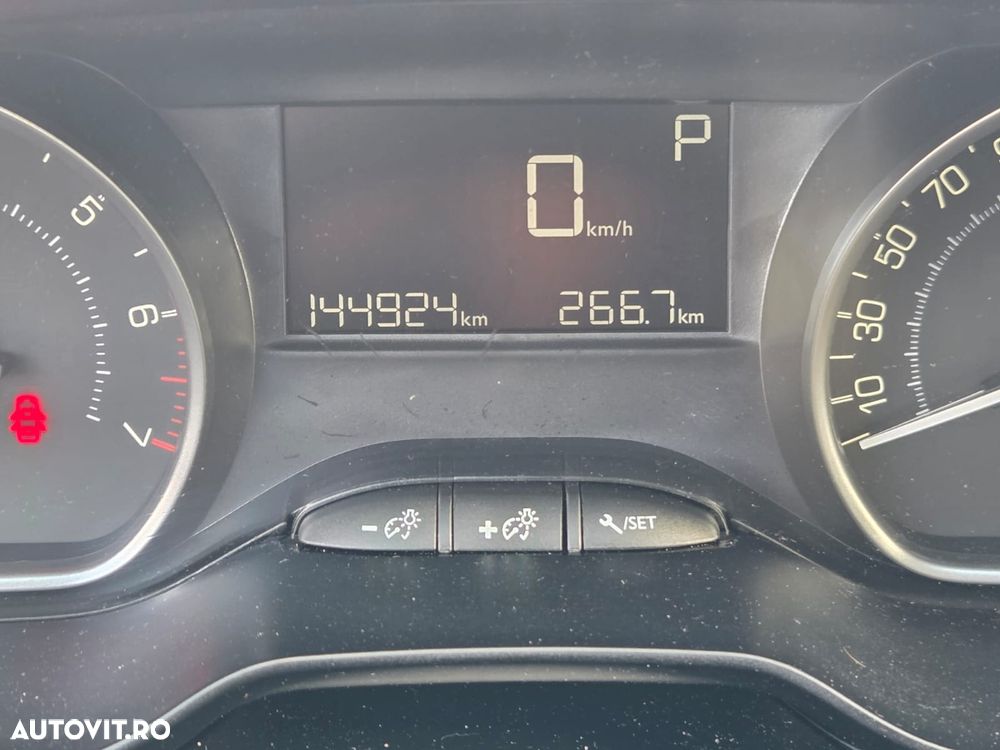 Peugeot 208 PureTech 110 Stop & Start EAT6 Allure - 35