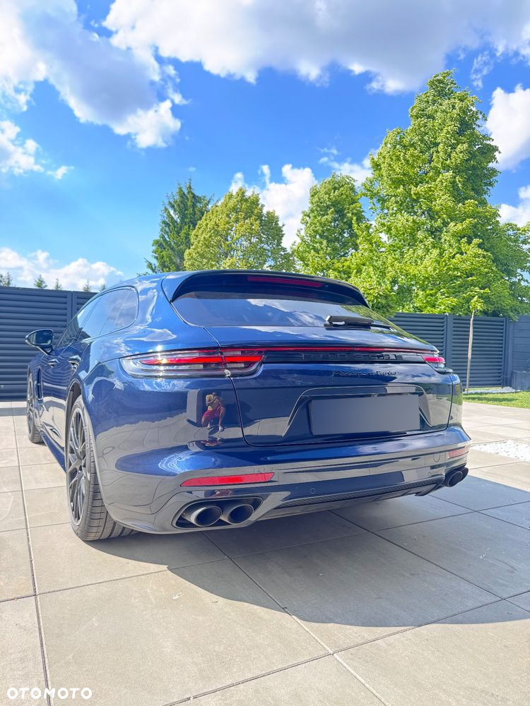 Porsche Panamera Turbo Sport Turismo - 2