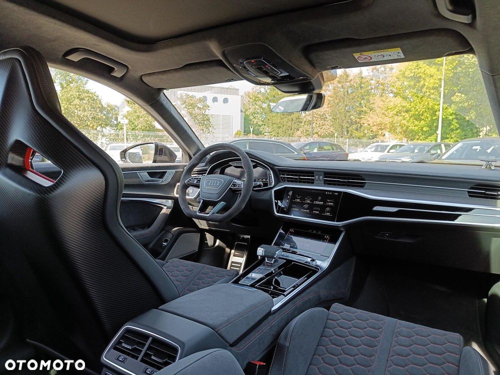 Audi RS6 Avant - 12