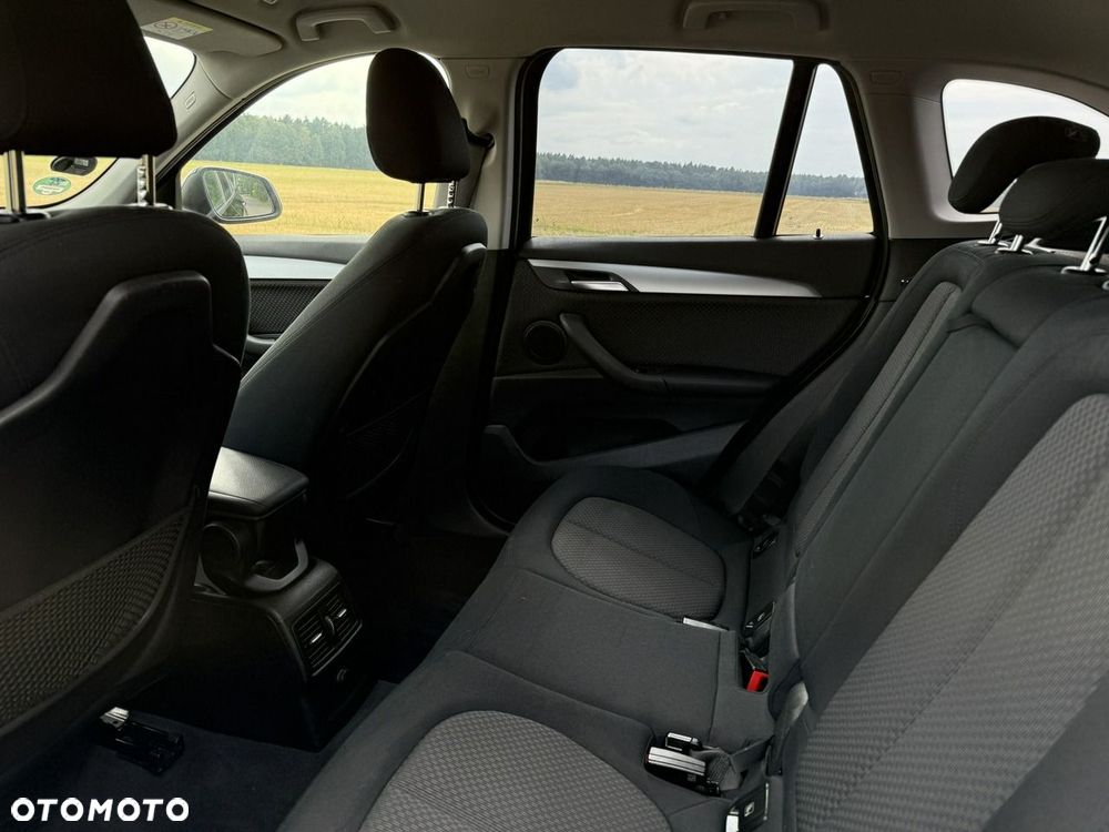 BMW X1 xDrive18d Advantage - 17