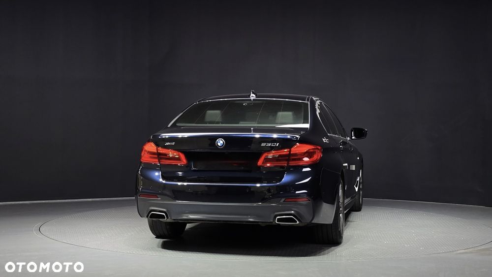 BMW Seria 5 530i xDrive M Sport Edition - 4